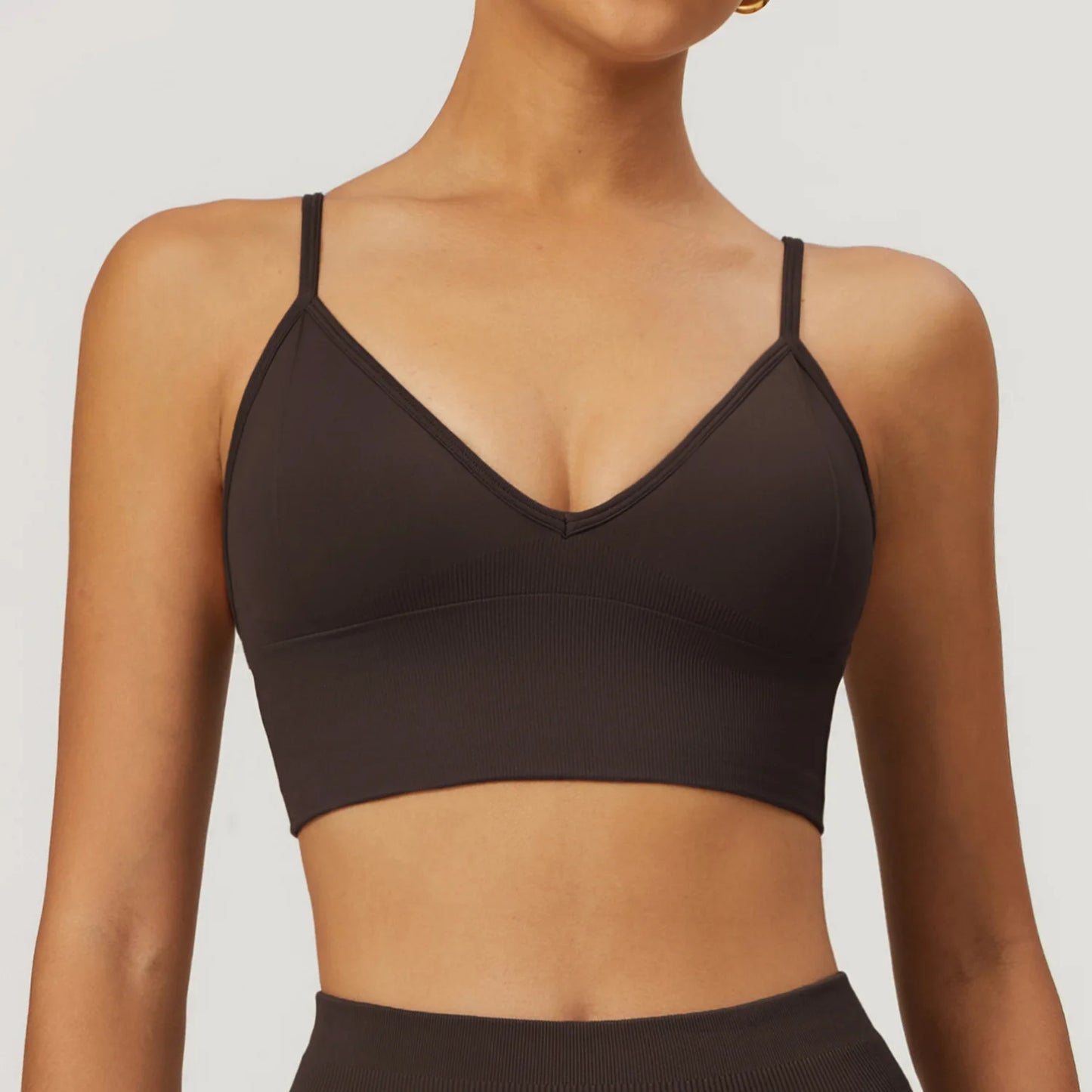 ANNIEGO V-Neck Sports Bra – Adjustable Straps, Shockproof, Quick-Dry